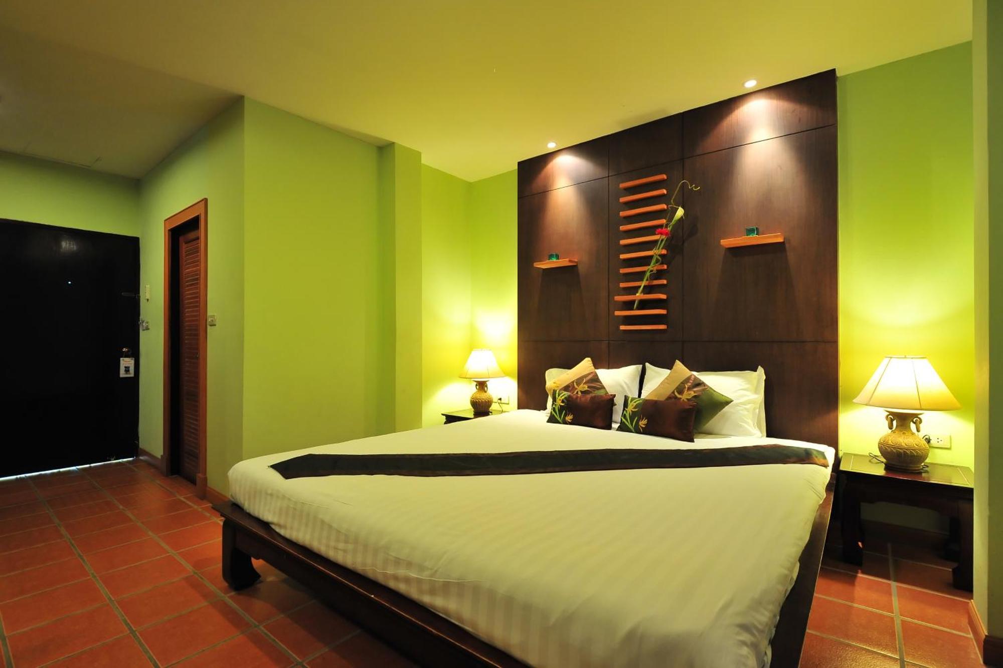 Hotel White HHQ