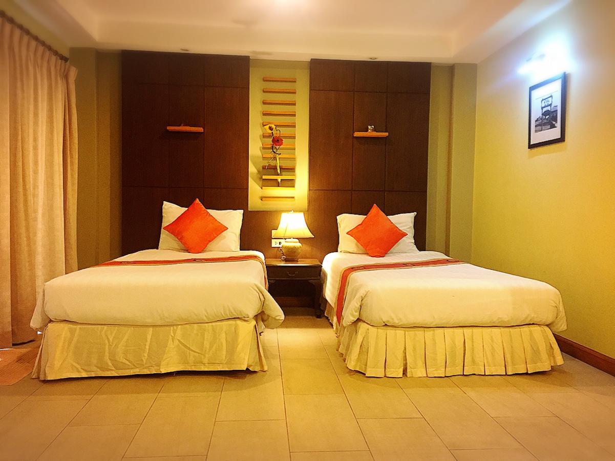 Hotel White HHQ